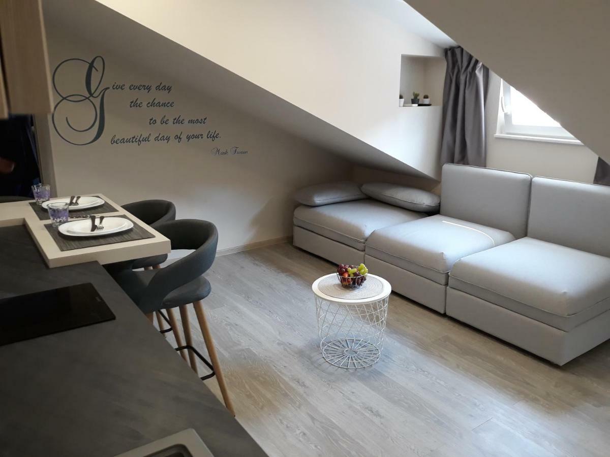Center Apartment Dalu Пула Екстер'єр фото