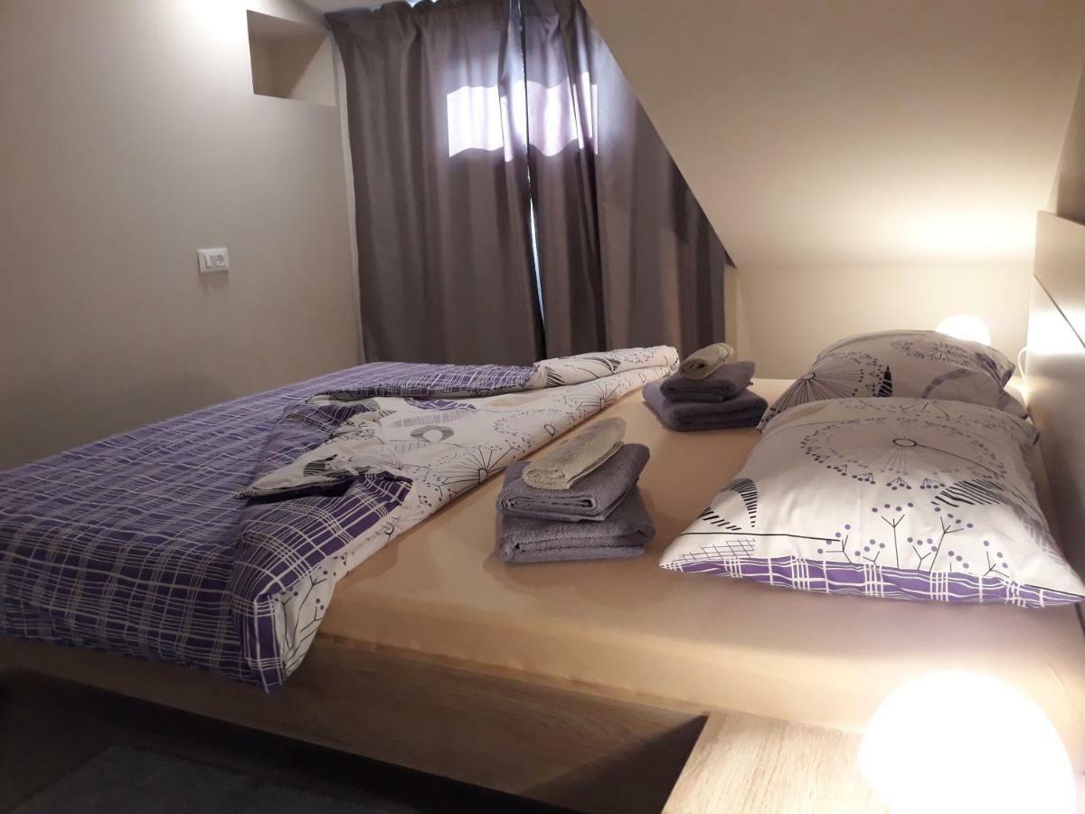 Center Apartment Dalu Пула Екстер'єр фото